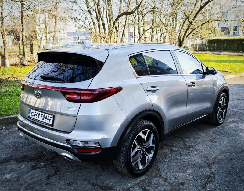 Kia Sportage 2.0 CRDI, снимка 4 - Автомобили и джипове - 53077651
