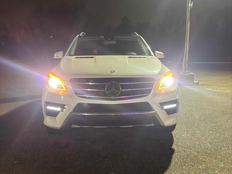 Mercedes-Benz ML 350 BlueTec* Harman Kardon* 360* Подгрев* Пано* , снимка 4 - Автомобили и джипове - 53441017