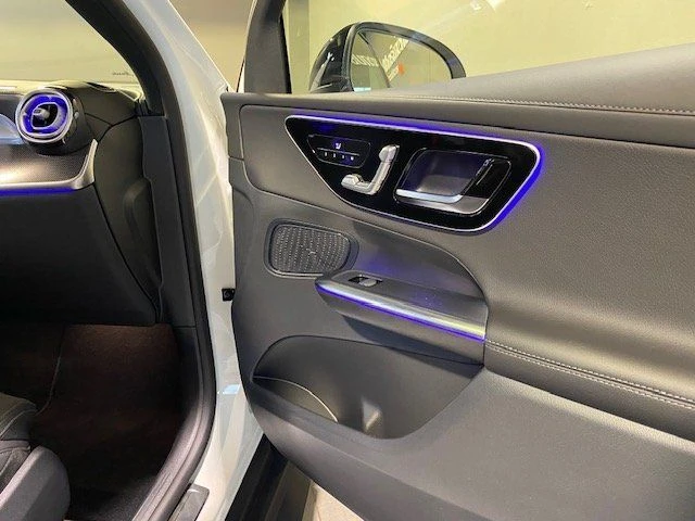 Mercedes-Benz GLC 220 d* AMG* 4M* PANO* DISTR* 360 CAM* KEYLESS* CARPLAY - изображение 8