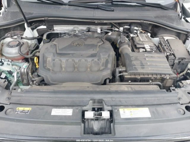 VW Tiguan 2.0T S* Keyless* Подгрев* НАВИ* Клип на мотор* CAR, снимка 14 - Автомобили и джипове - 53136502