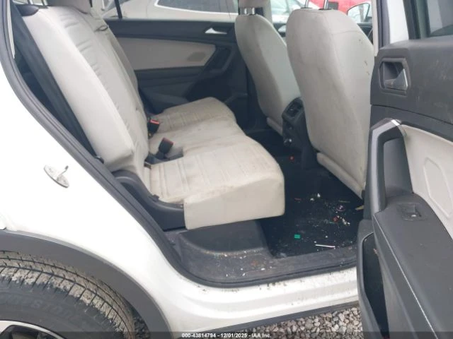 VW Tiguan 2.0T S* Keyless* Подгрев* НАВИ* Клип на мотор* CAR, снимка 12 - Автомобили и джипове - 53136502