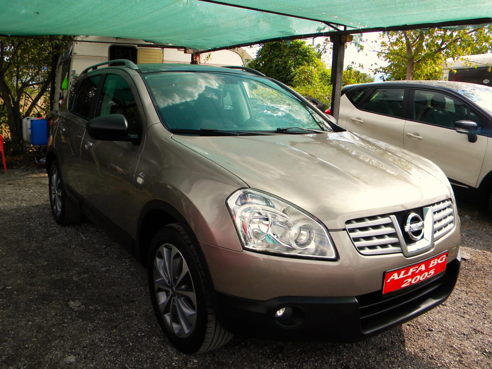 Nissan Qashqai 1.6-ГАЗ-NTEC* NAVI* ПАНОРАМА* КАТО НОВ*  - изображение 3