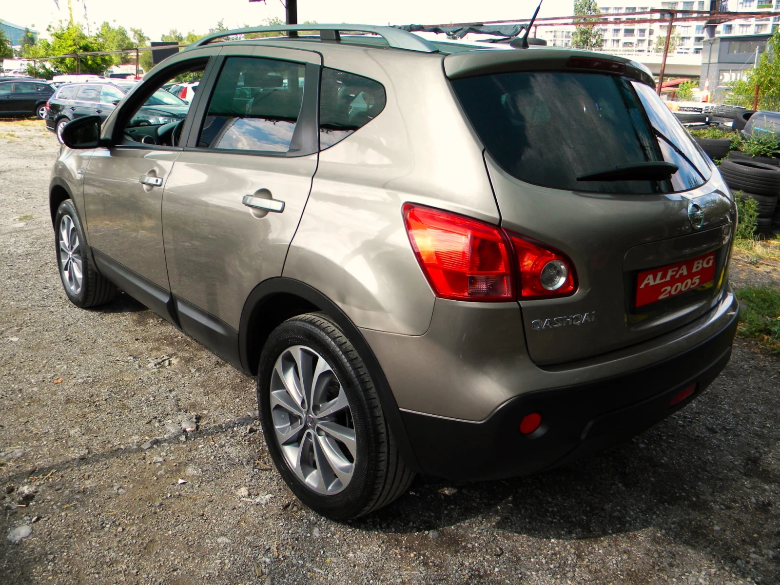 Nissan Qashqai 1.6-ГАЗ-NTEC* NAVI* ПАНОРАМА* КАТО НОВ*  - изображение 6