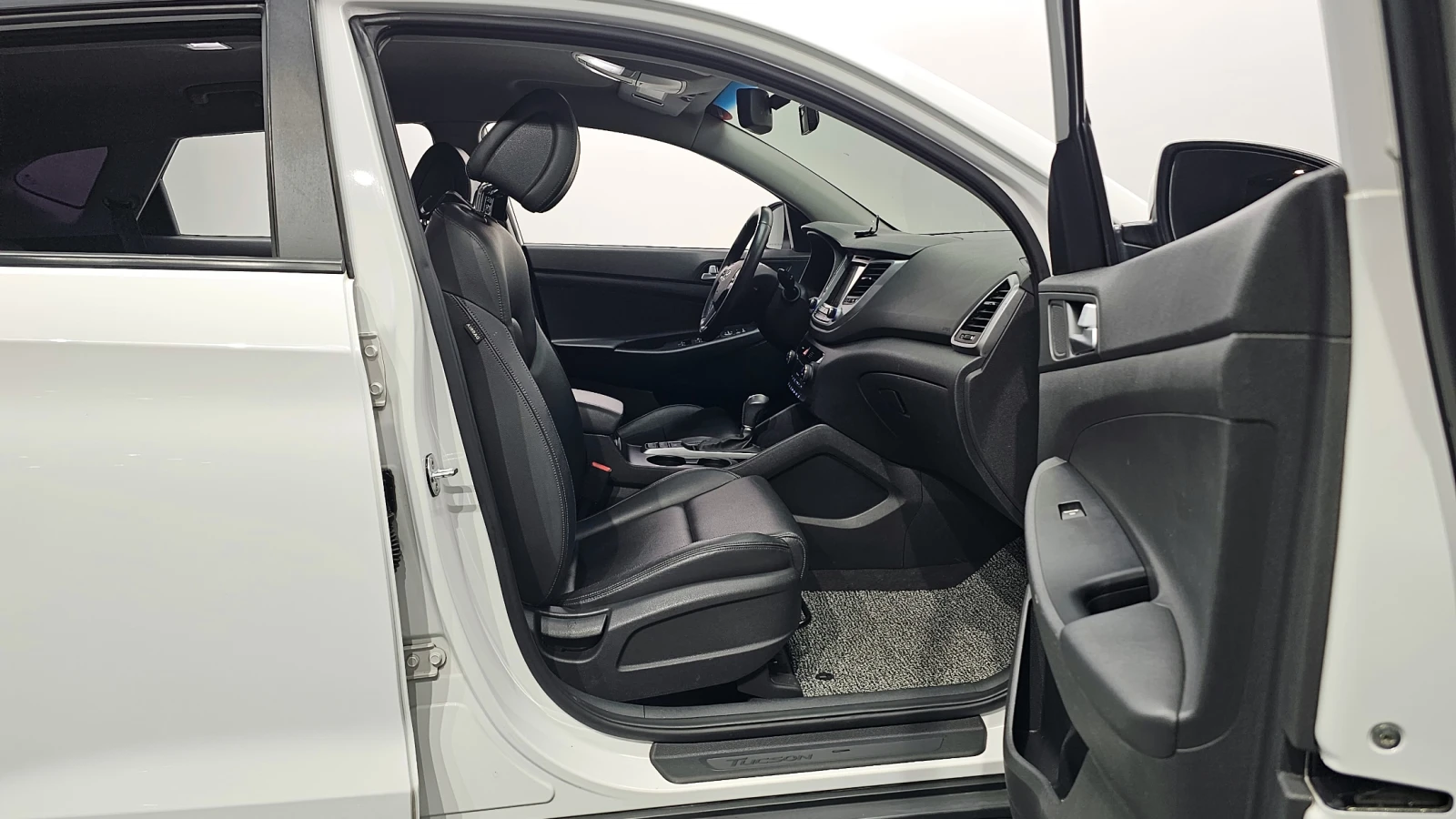 Hyundai Tucson 2.0 2WD MODERN - изображение 10