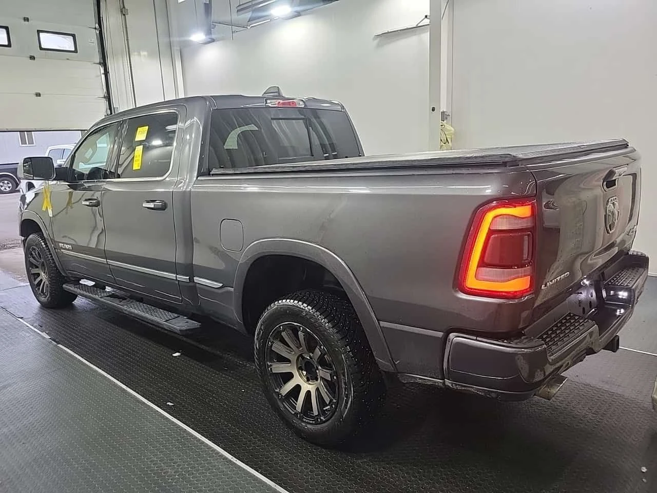 Dodge RAM 1500 * LIMITED CREW * H/K * ОДБУХВАНЕ * 2 КЛЮЧА , снимка 4 - Автомобили и джипове - 54597162