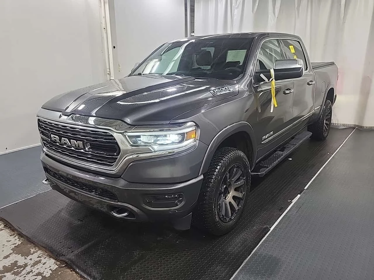 Dodge RAM 1500 * LIMITED CREW * H/K * ОДБУХВАНЕ * 2 КЛЮЧА 