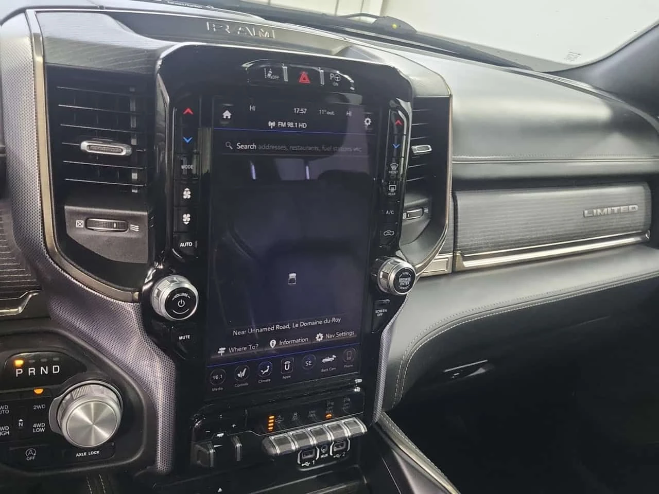Dodge RAM 1500 * LIMITED CREW * H/K * ОДБУХВАНЕ * 2 КЛЮЧА , снимка 11 - Автомобили и джипове - 54597162