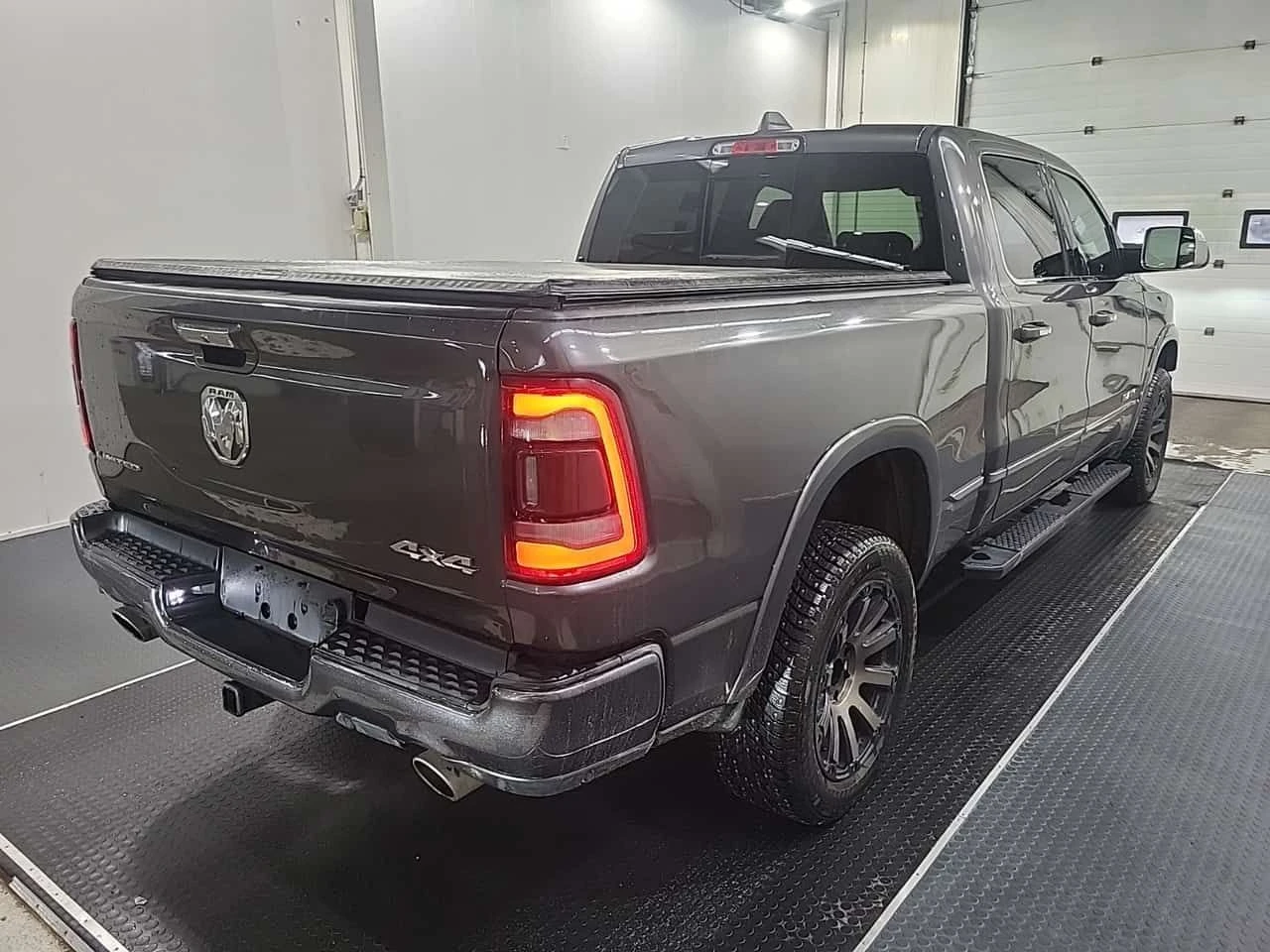 Dodge RAM 1500 * LIMITED CREW * H/K * ОДБУХВАНЕ * 2 КЛЮЧА , снимка 3 - Автомобили и джипове - 54597162