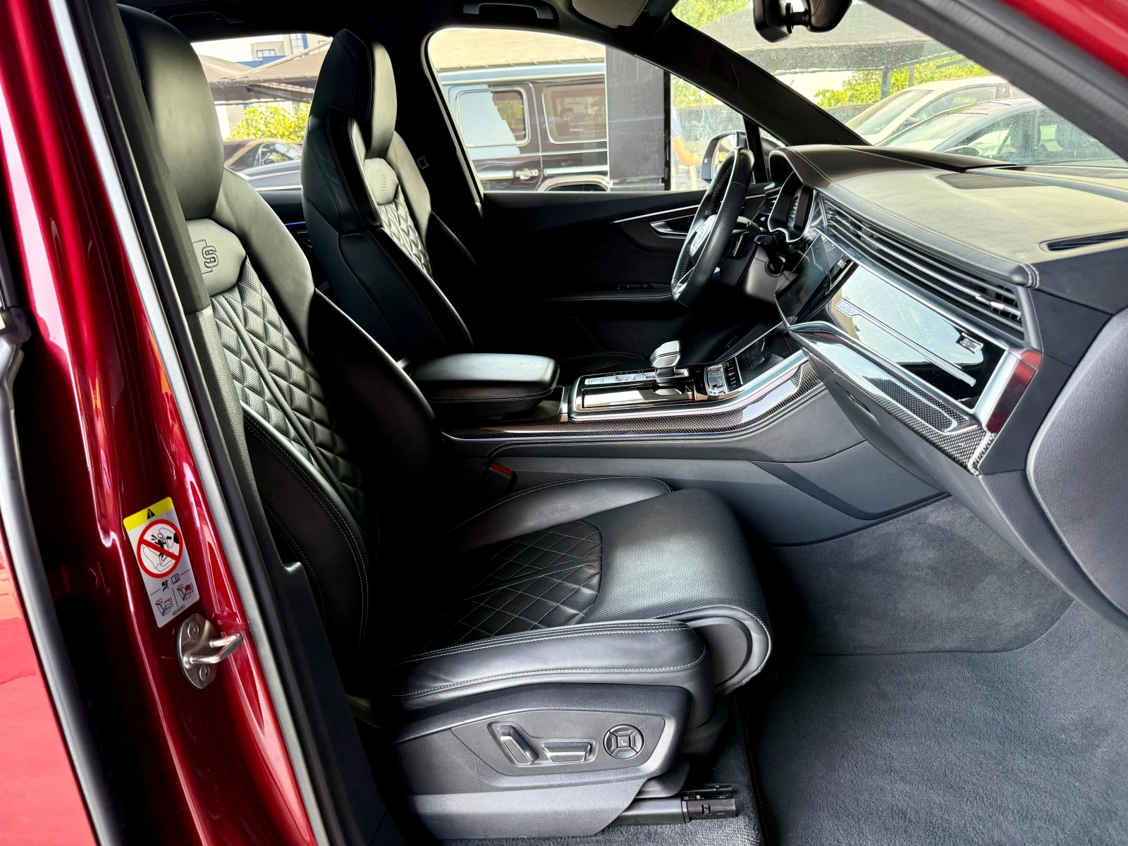 Audi SQ7 MAX full* CARBON PAKET* FUL LED FAR* 6+ 1 места, снимка 10 - Автомобили и джипове - 55903181