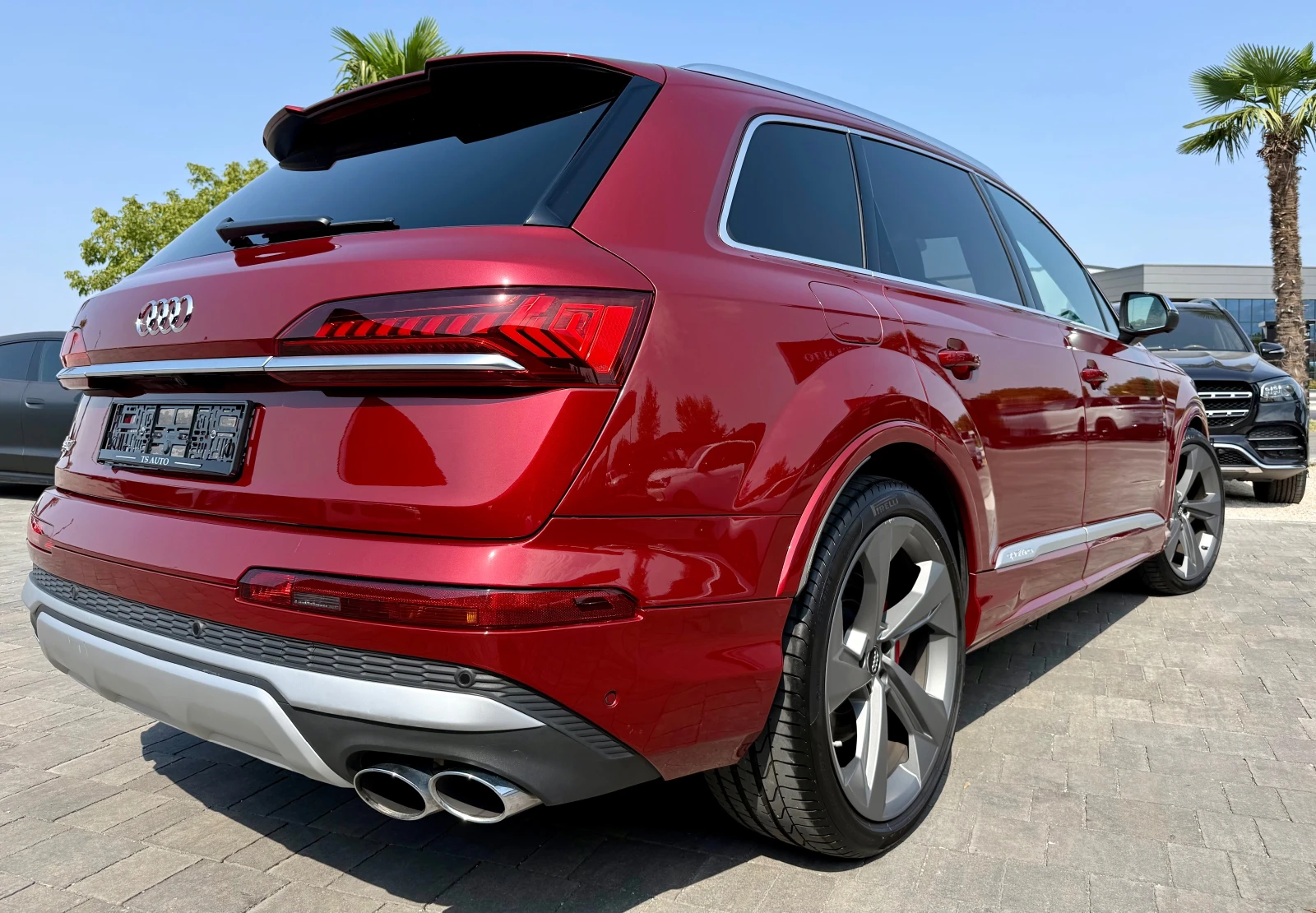 Audi SQ7 MAX full* CARBON PAKET* FUL LED FAR* 6+ 1 места, снимка 6 - Автомобили и джипове - 55903181