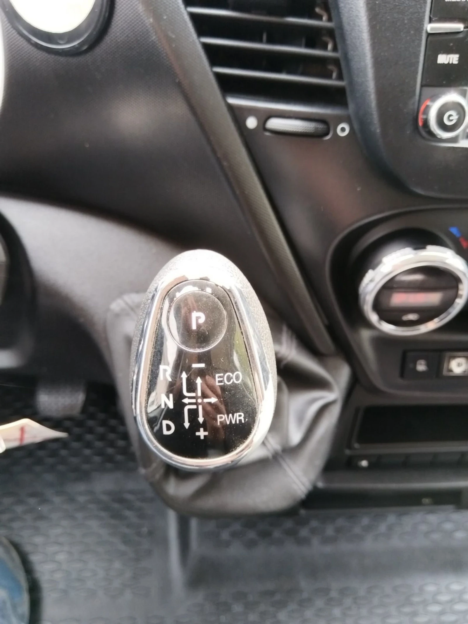 Iveco 35S18 35s17 3.0 HPI швейцарски, снимка 14 - Бусове и автобуси - 55408662