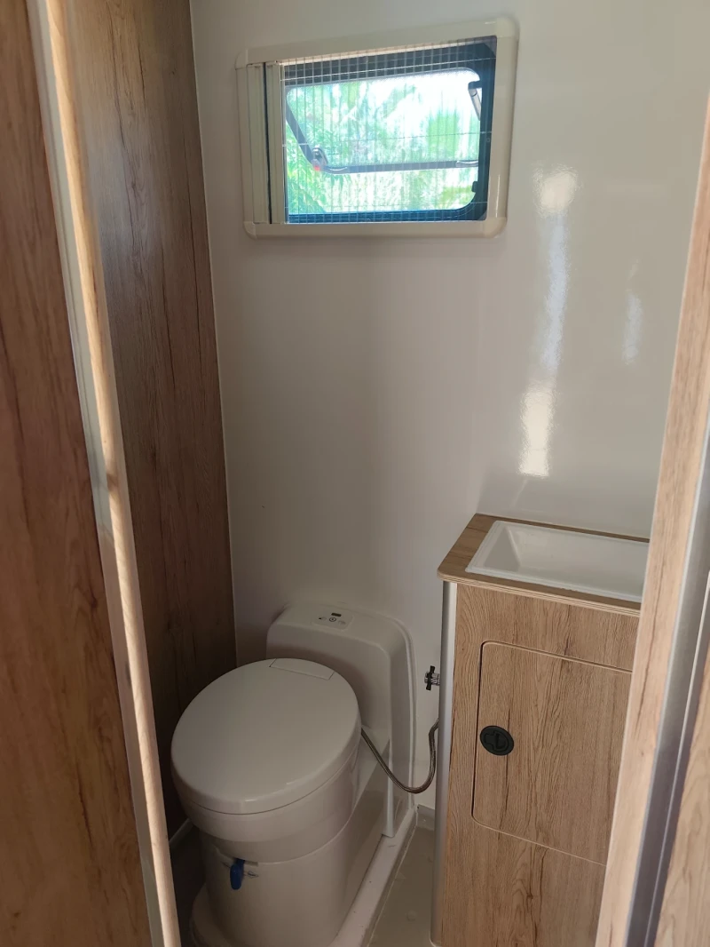 Каравана Други 414C НОВА с всички екстри и гаранция, снимка 7 - Каравани и кемпери - 52770464