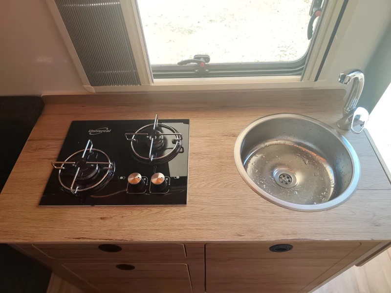 Каравана Други 414C НОВА с всички екстри и гаранция, снимка 3 - Каравани и кемпери - 52770464