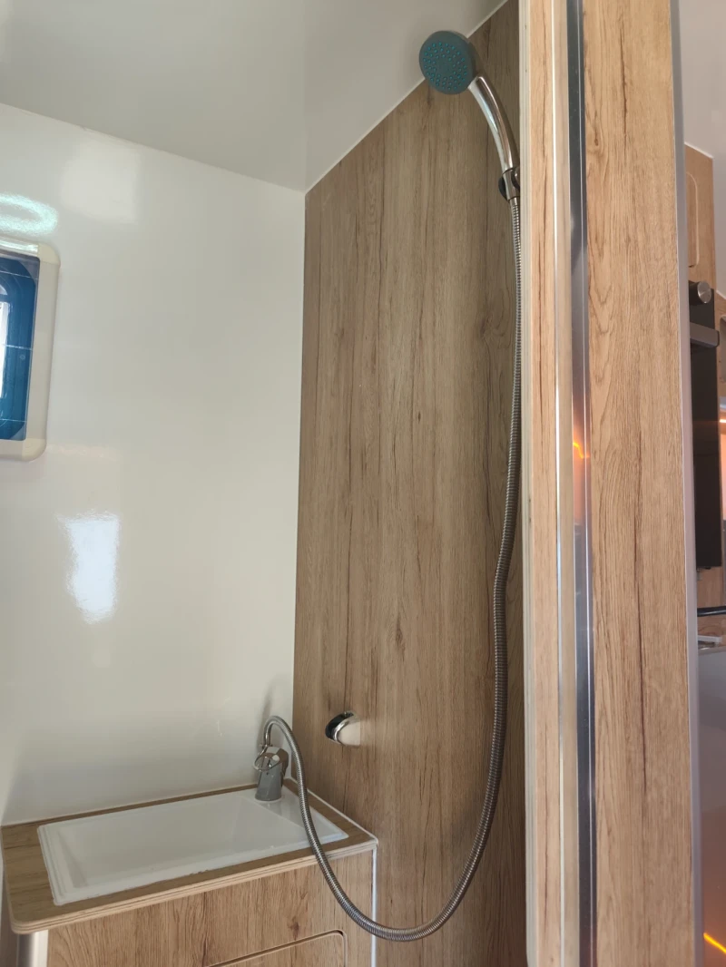 Каравана Други 414C НОВА с всички екстри и гаранция, снимка 8 - Каравани и кемпери - 52770464