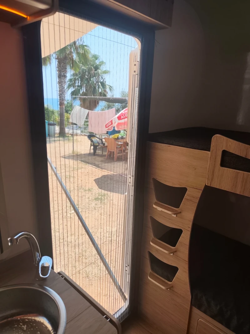 Каравана Други 414C НОВА с всички екстри и гаранция, снимка 10 - Каравани и кемпери - 52770464