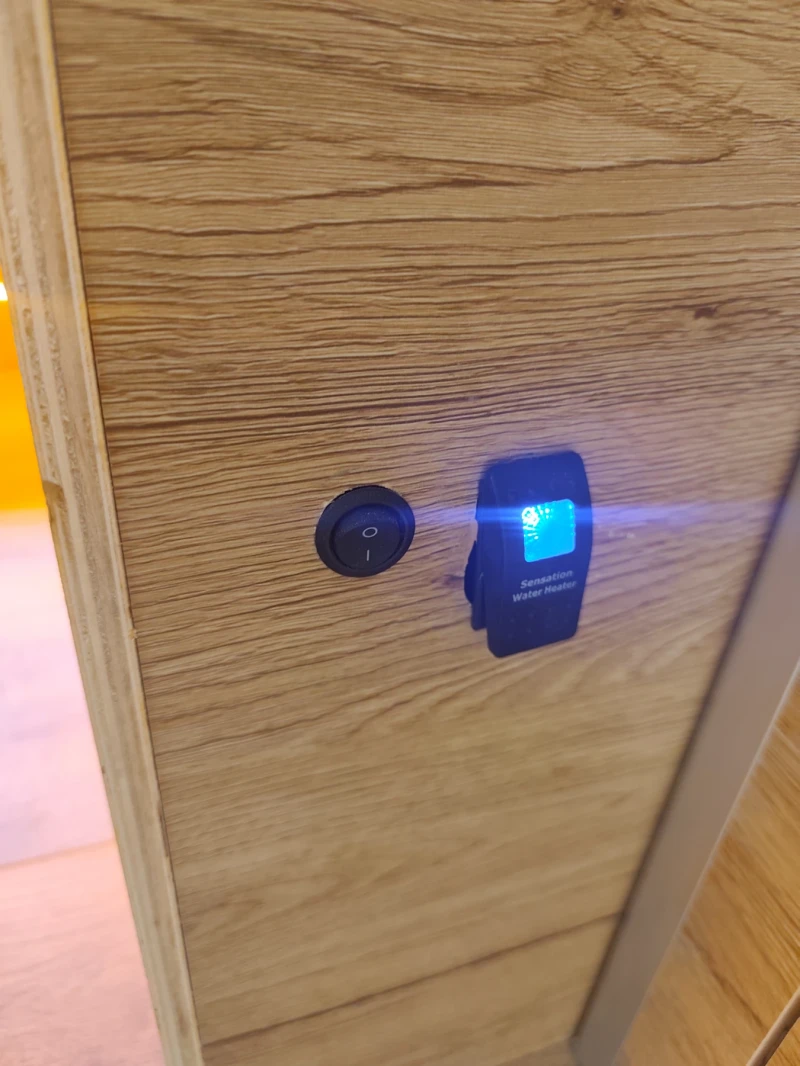 Каравана Други 414C НОВА с всички екстри и гаранция, снимка 12 - Каравани и кемпери - 52770464