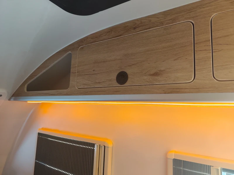 Каравана Други 414C НОВА с всички екстри и гаранция, снимка 4 - Каравани и кемпери - 52770464