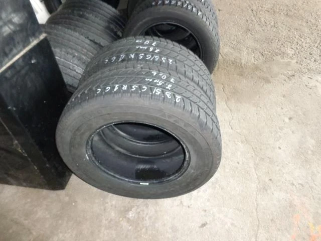 Гуми Всесезонни 235/65R16, снимка 6 - Гуми и джанти - 9708153