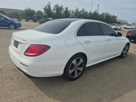 Mercedes-Benz E 350 4MATIC * AMG * BURMESTER * CARFAX * , снимка 3