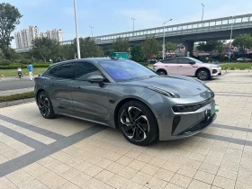 ������ Zeekr 001