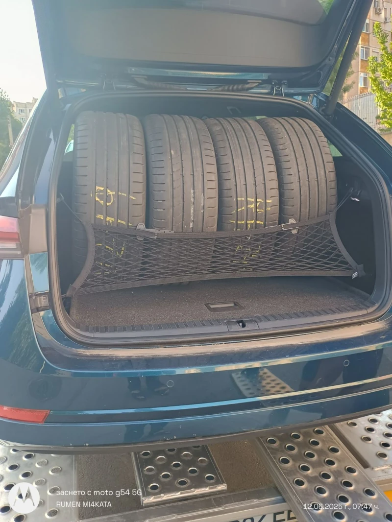 Skoda Octavia 2.0 TDI Premium, снимка 3 - Автомобили и джипове - 47712226