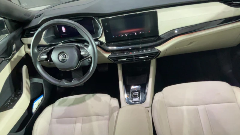 Skoda Octavia 2.0 TDI Premium, снимка 15 - Автомобили и джипове - 47712226