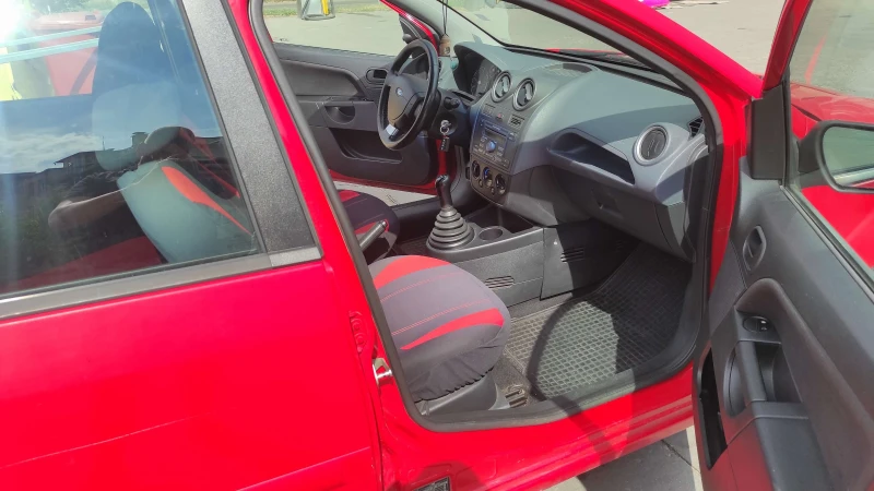 Ford Fiesta, снимка 6 - Автомобили и джипове - 47697271