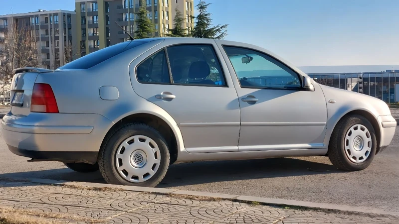 VW Bora, снимка 4 - Автомобили и джипове - 48745580