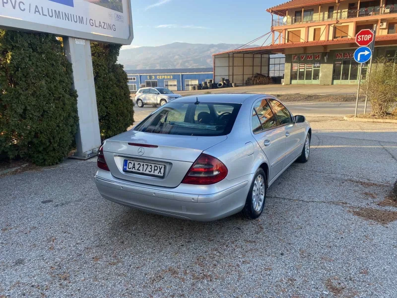 Mercedes-Benz E 220 2.2 CDI, снимка 8 - Автомобили и джипове - 48982439