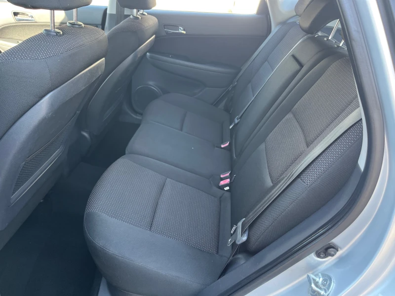 Hyundai I30 1.6i DOHC, снимка 14 - Автомобили и джипове - 51583370