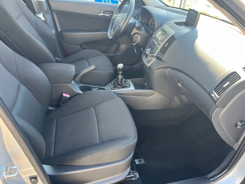Hyundai I30 1.6i DOHC, снимка 11 - Автомобили и джипове - 51583370
