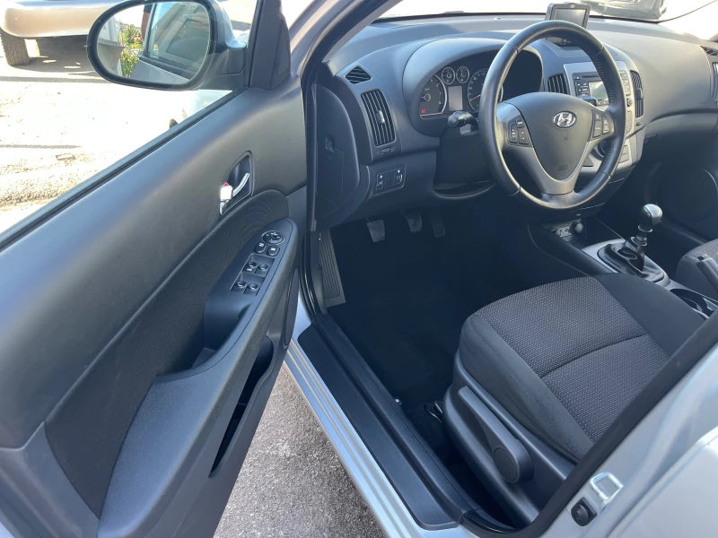 Hyundai I30 1.6i DOHC, снимка 7 - Автомобили и джипове - 51583370