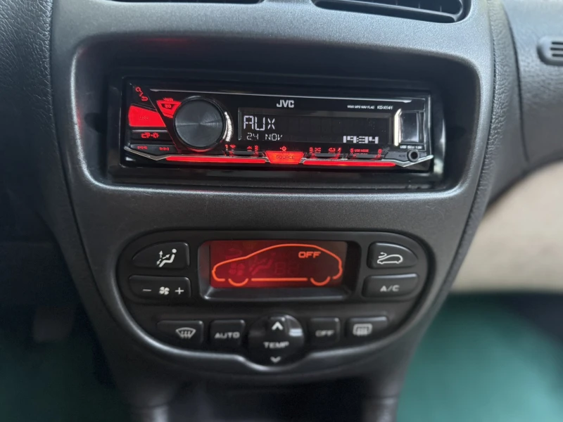 Peugeot 206, снимка 11 - Автомобили и джипове - 52103371