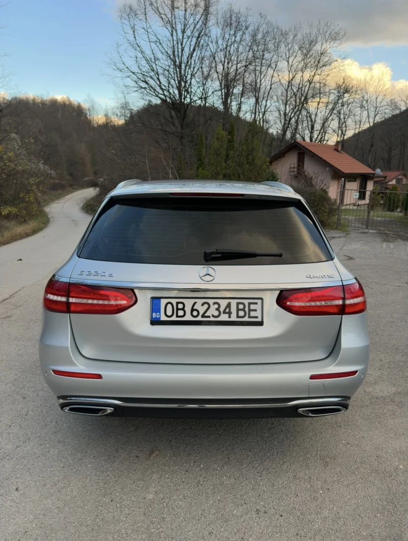 Mercedes-Benz E 220 W213 4-MATIC, снимка 6 - Автомобили и джипове - 53123997