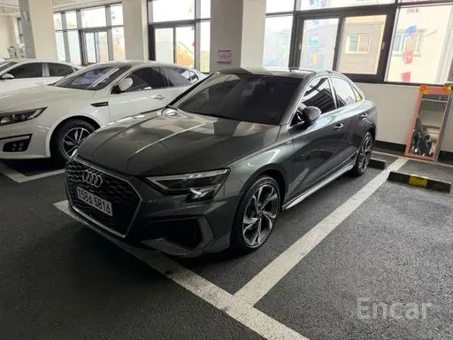 Audi A3 S-line / 40К КМ / ПАНОРАМА / ЛИЗИНГ 