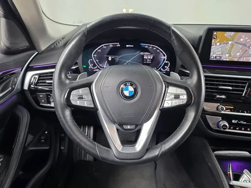 BMW 520 Luxury, снимка 13 - Автомобили и джипове - 56070867