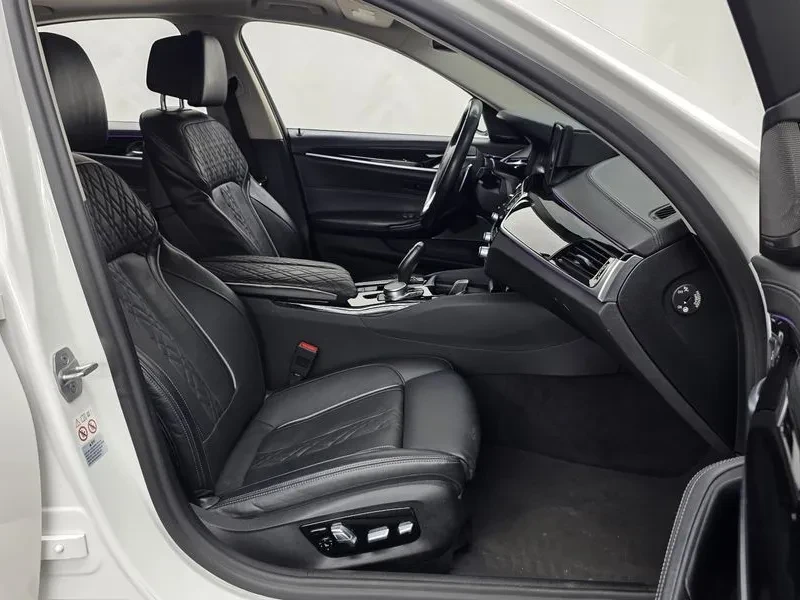 BMW 520 Luxury, снимка 11 - Автомобили и джипове - 56070867
