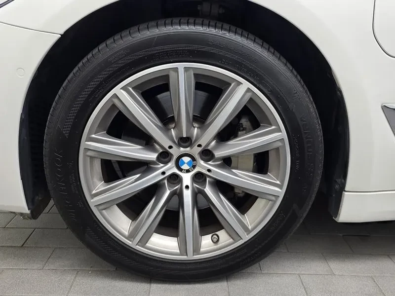 BMW 520 Luxury, снимка 5 - Автомобили и джипове - 56070867
