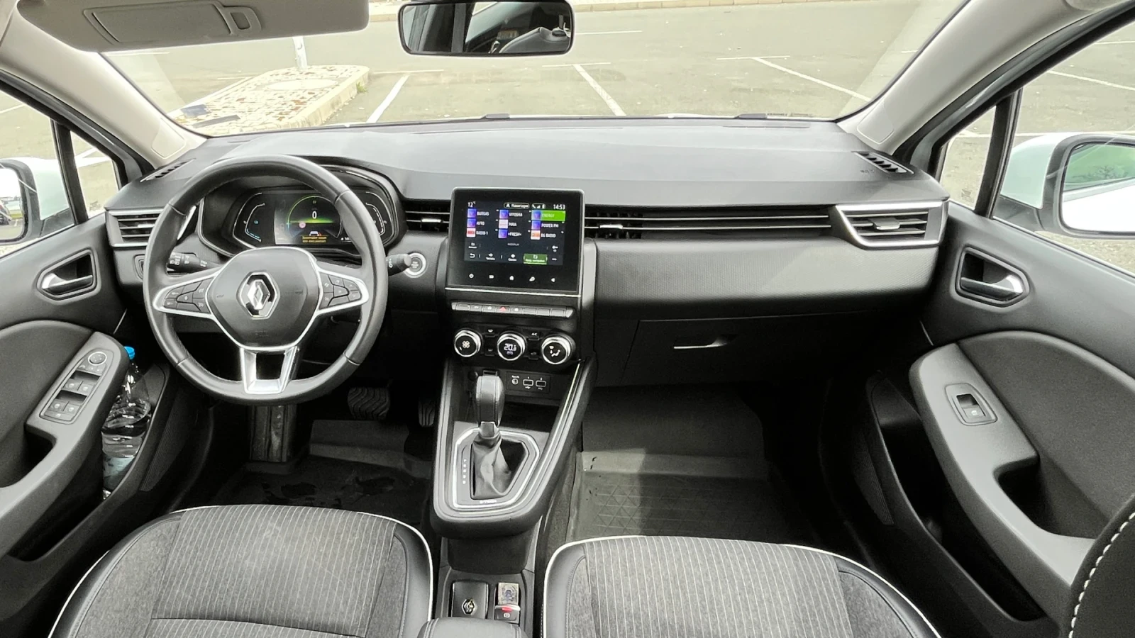 Renault Clio E-Tech Hybrid - изображение 10