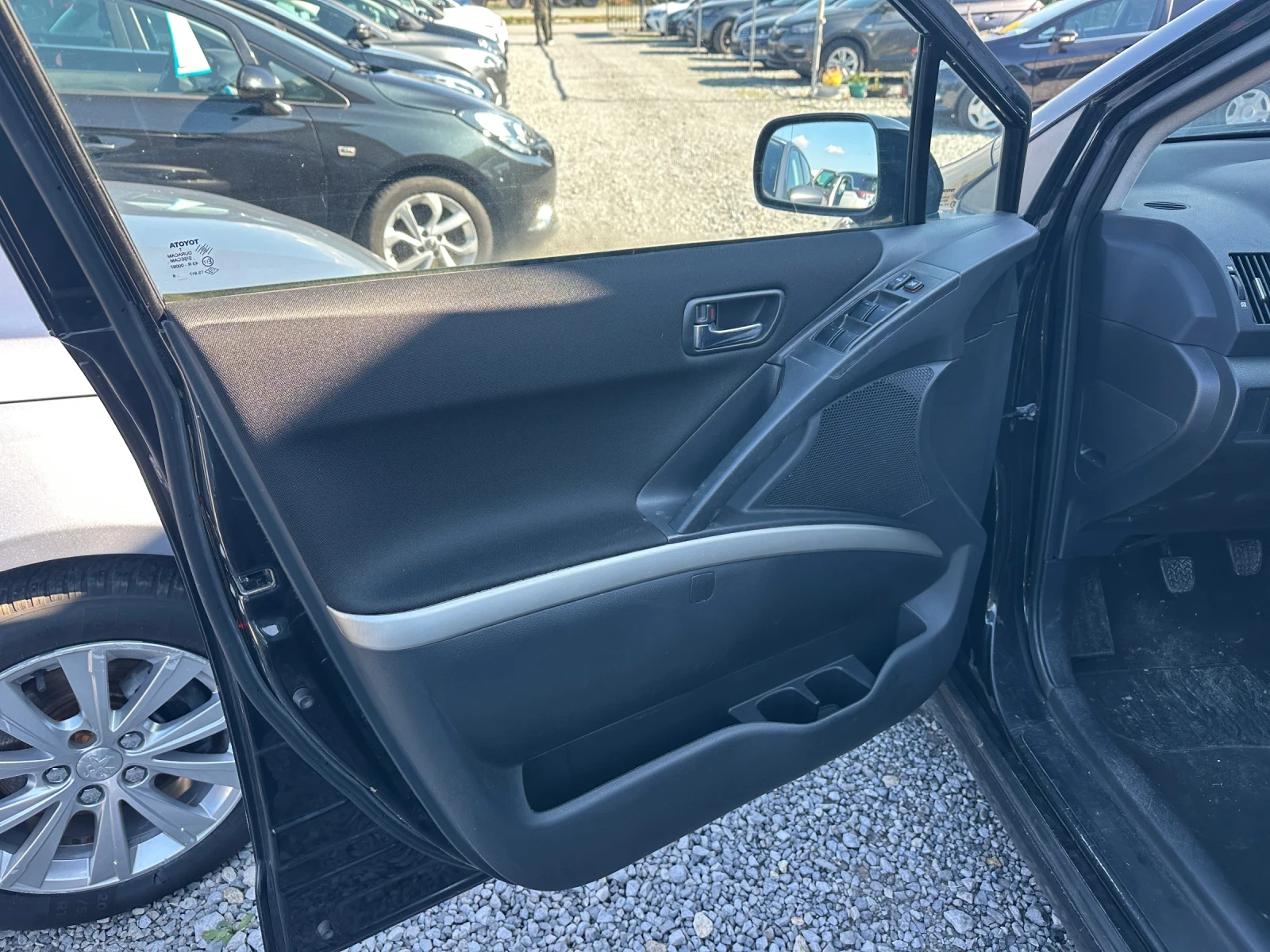 Toyota Corolla verso 2.2 D4D - изображение 10