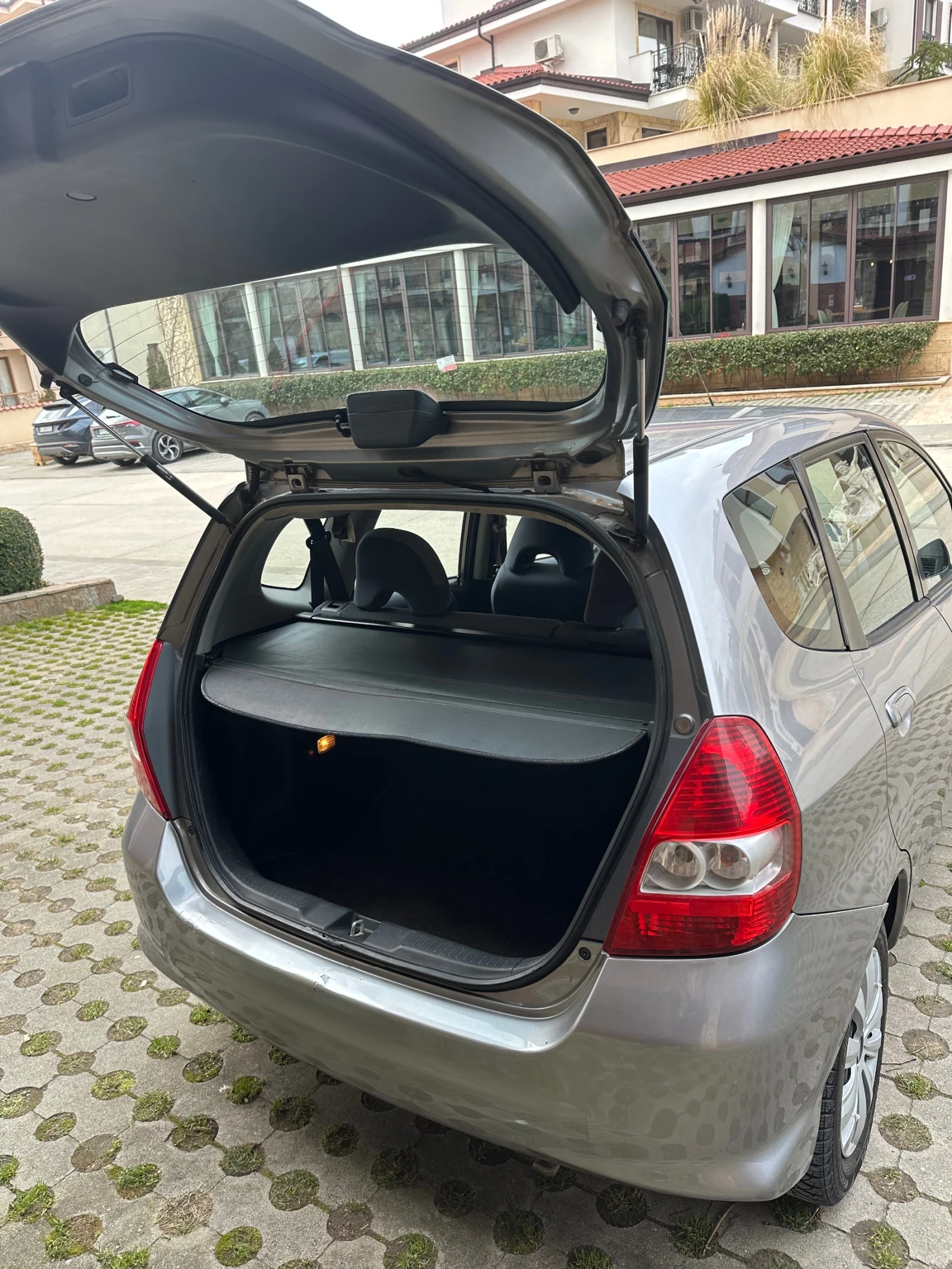 Honda Jazz 1.2i, снимка 8 - Автомобили и джипове - 53726436