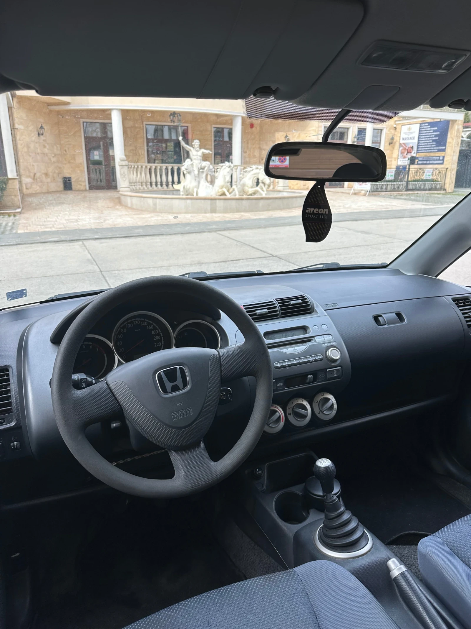 Honda Jazz 1.2i, снимка 10 - Автомобили и джипове - 53726436