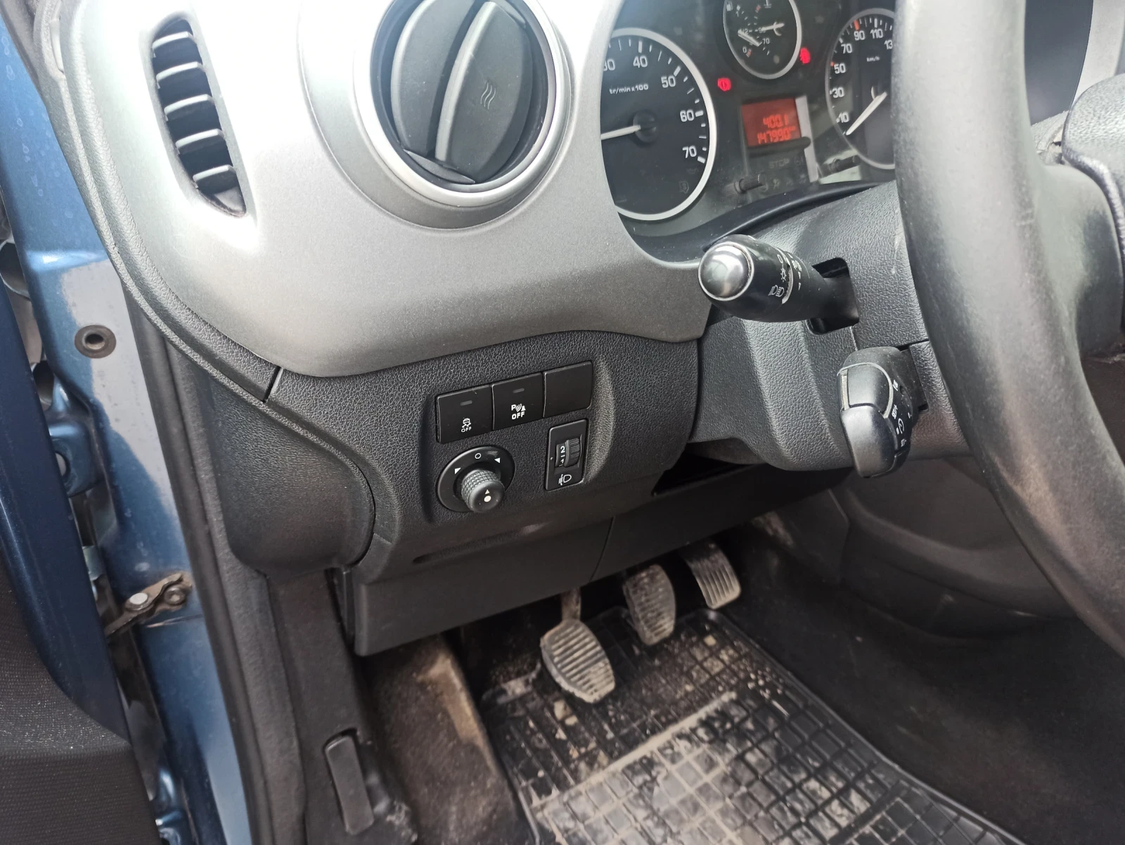 Citroen Berlingo 1.6 Blue HDI , снимка 9 - Автомобили и джипове - 53744453