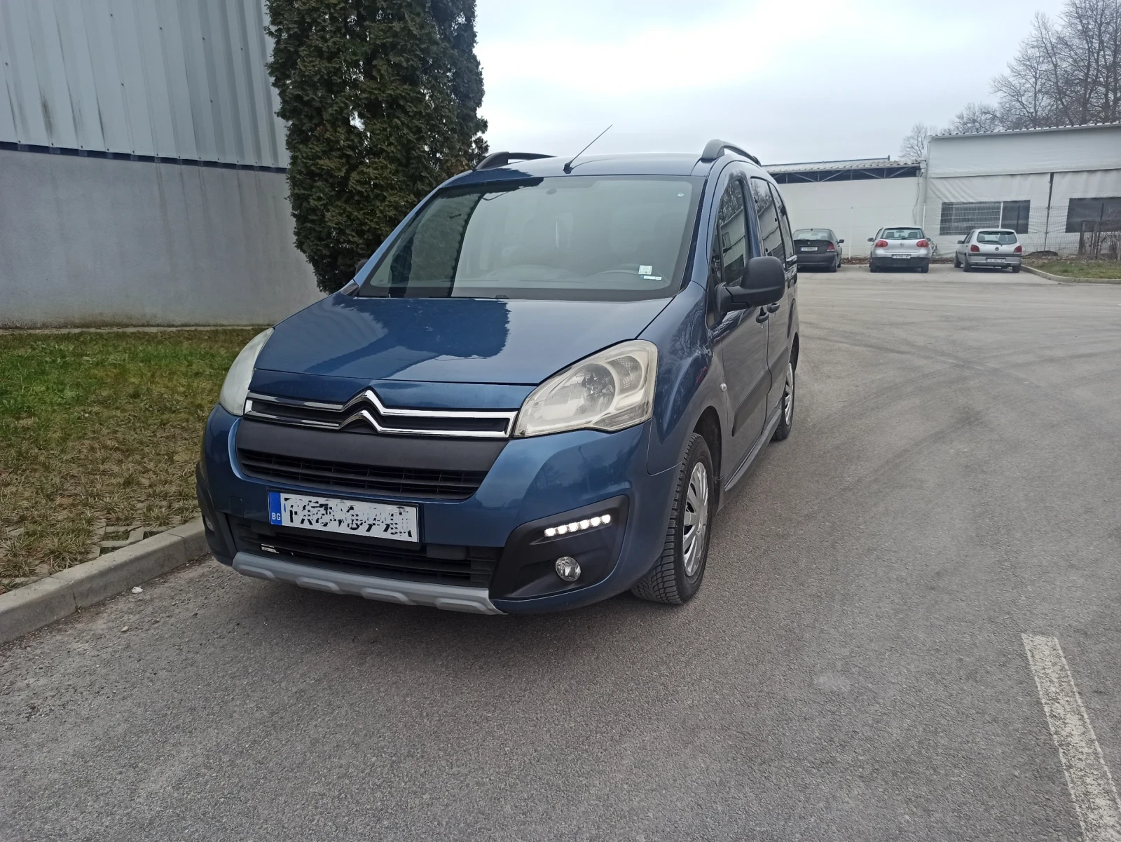 Citroen Berlingo 1.6 Blue HDI , снимка 2 - Автомобили и джипове - 53744453