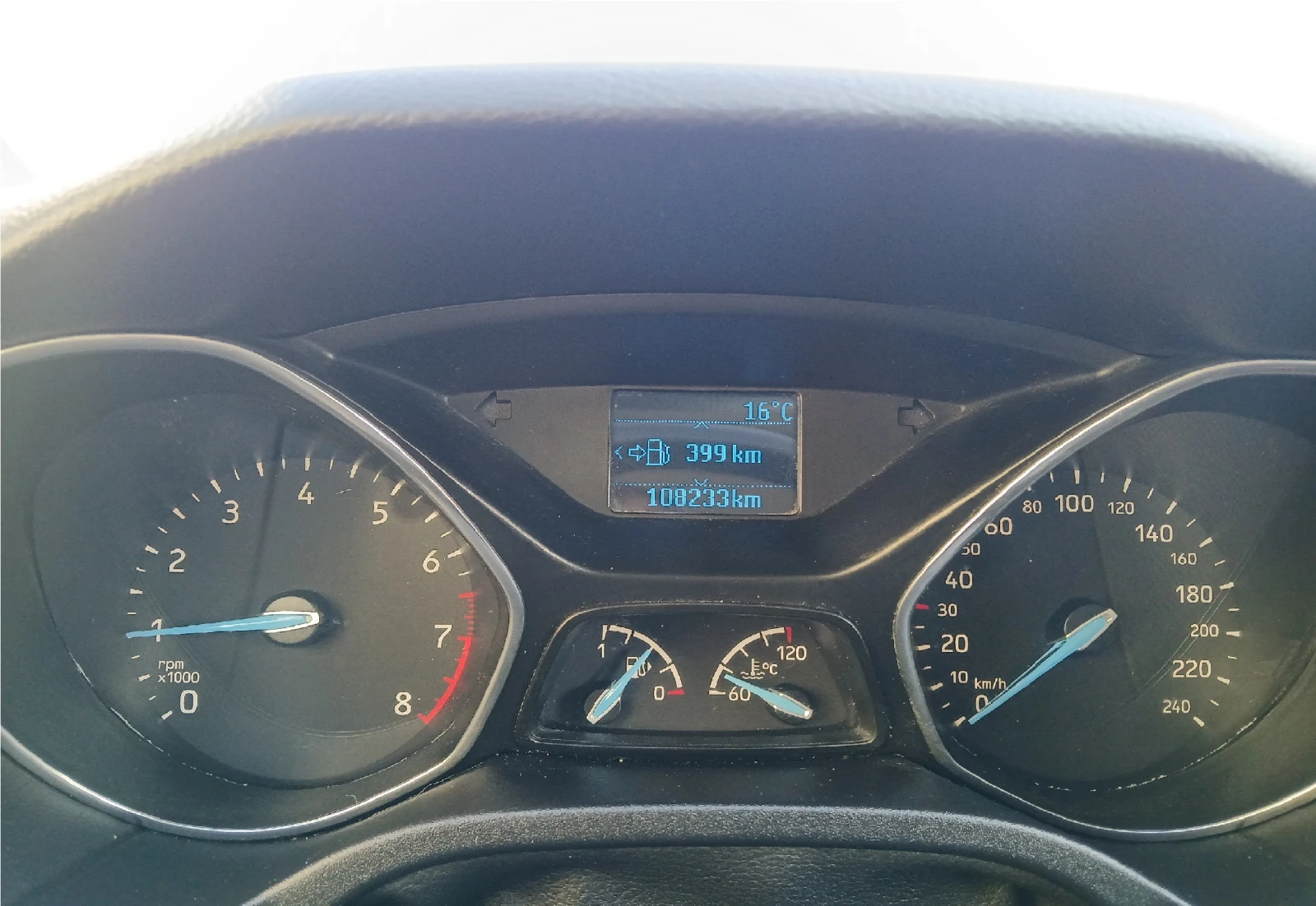 Ford Focus MK3.5 1.0Т Ecoboost, снимка 8 - Автомобили и джипове - 53748764