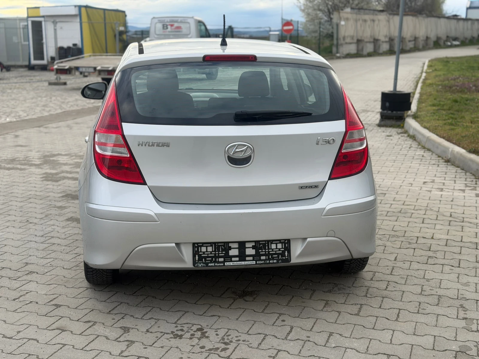 Hyundai I30 Автомат/Фейс Лифт / Много Запазен, снимка 6 - Автомобили и джипове - 54082968