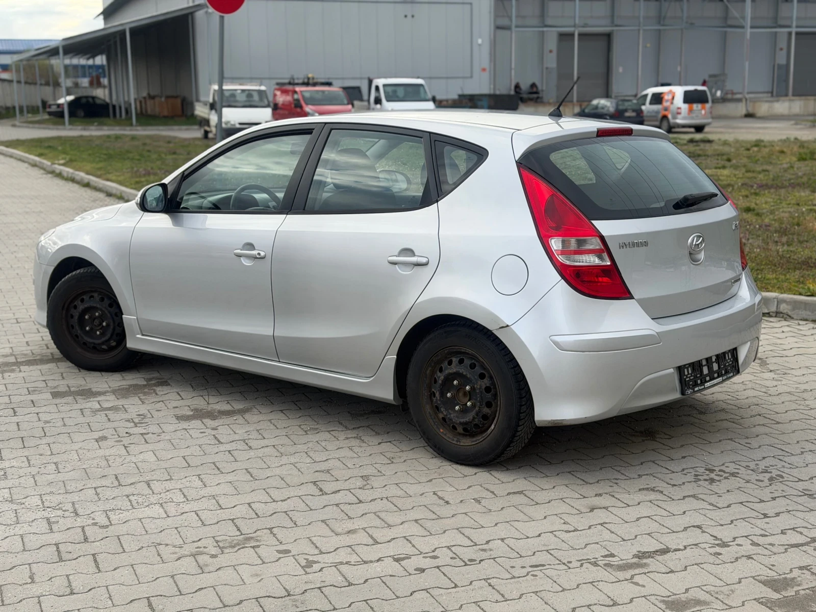 Hyundai I30 Автомат/Фейс Лифт / Много Запазен, снимка 5 - Автомобили и джипове - 54082968