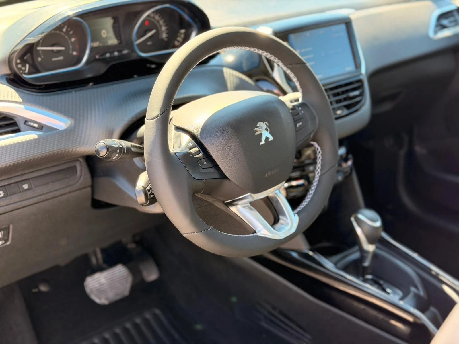 Peugeot 2008 1.5HDI  117x km, снимка 15 - Автомобили и джипове - 54114928