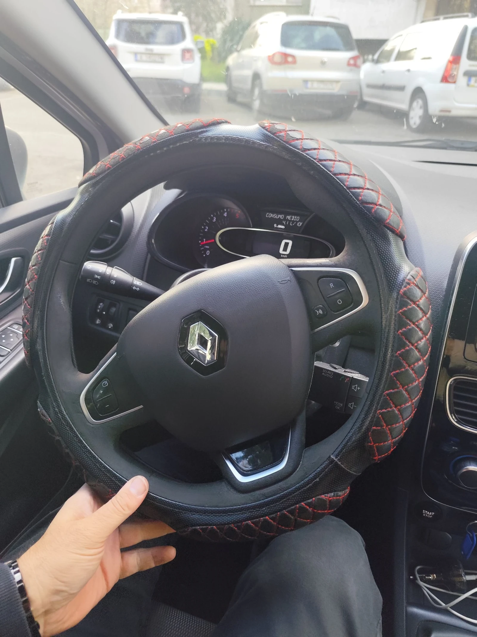 Renault Clio, снимка 6 - Автомобили и джипове - 54126183