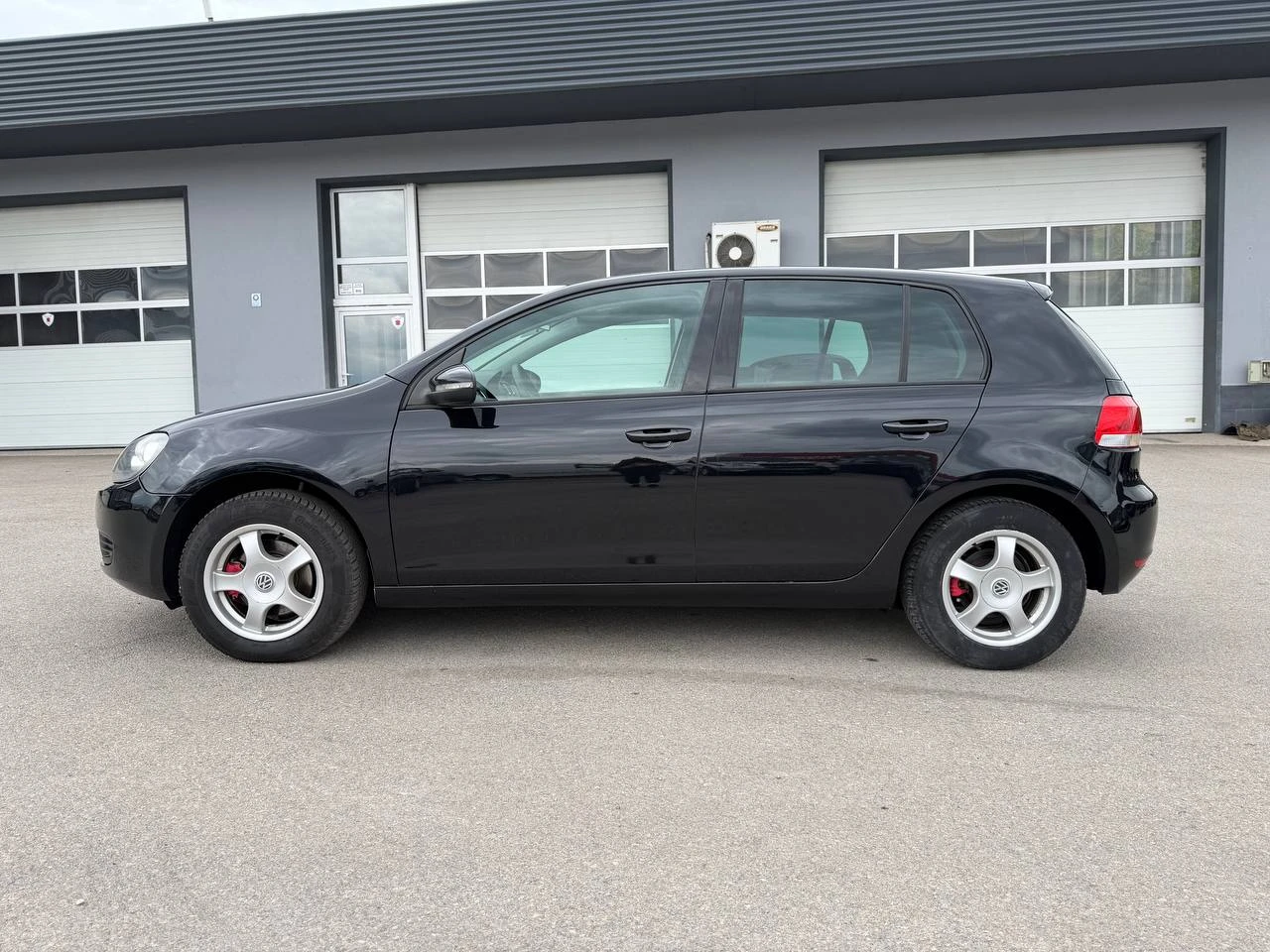 VW Golf 1.6TDI NAVI, снимка 8 - Автомобили и джипове - 54402540